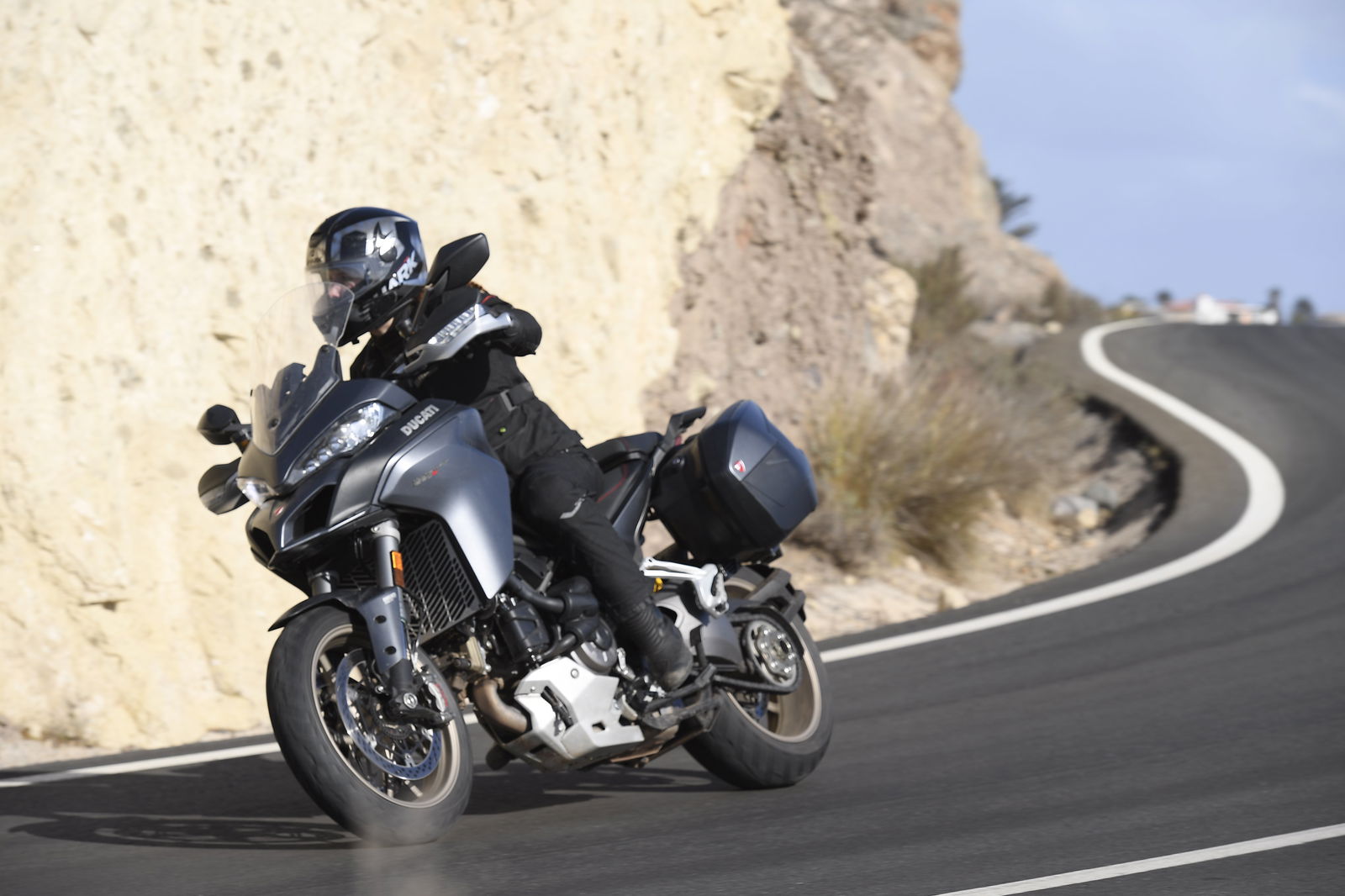 Ducati Monster 821 video review